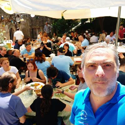 86 Il Pigmalione Mario Con La Bocca Piena Si Selfa Con Tutto Il Gruppo