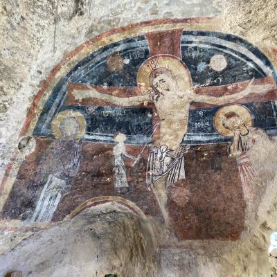 020 L Affresco Che Rappresenta La Scena Della Crocifissione E Databile Intorno Ai Secoli Xi E Xii. Il Cristo E Fiancheggiato Dalla Madonna E A Destra Da San Giovanni Con Capo Piegato