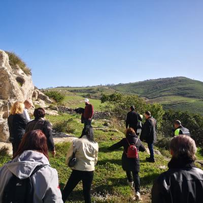 024 Ad Un Livello Inferiore Rispetto Al Pianoro Delle Grotte Si Trovano I Dieri Degli Ambienti Rupestri In Passato Adibiti Ad Abitazioni
