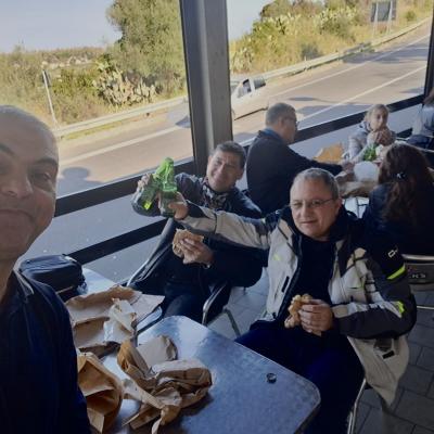 004 Un Brindi Con L Amico Lorenzo A Tutti I Soci Buona Befana