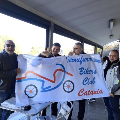 008 Non Ce Piu Rispetto Il Nostro Glorioso Striscione Usato Come Bavaglino