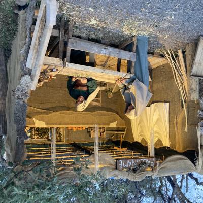 038 Si Attraverseranno Sentieri Rupestri Fino A Raggiungere Il Villaggio Della Nativita
