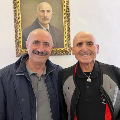 020 Il Grande Savasta Con Pagano Ed Un Loro Antenato Alle Spalle