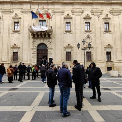 021 Ci Raggruppiamo Davanti Al Palazzo Comunale