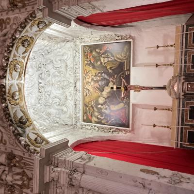 030 Nell Altare Maggiore Troviamo Una Grande Tela Oggi Sostituita Da Una Copia Raffigurante La Madonna Della Catena Tra Sante Vergini Del Xviii Sec