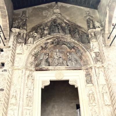 053 Il Portale Maggiore Del Tardo 400 Presenta Un Ciclo Sculture Riferibili Alla Scuola Del Gagini