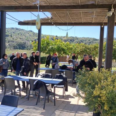 069 Un Dopo Pranzo Rilassante Nel Patio Delle Sacre Pietre