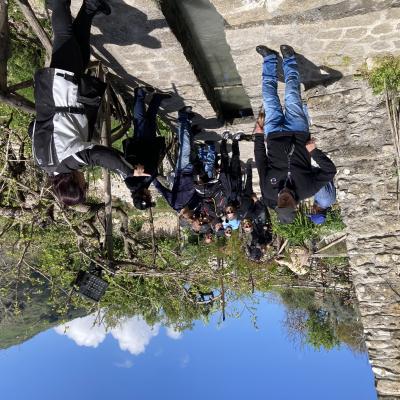 012 Il Gruppo Attento Al Racconto Del Signor Affannato