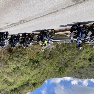 026 Ci Fermiamo Sul Ponte Che Attraversa Il Torrente Fantina