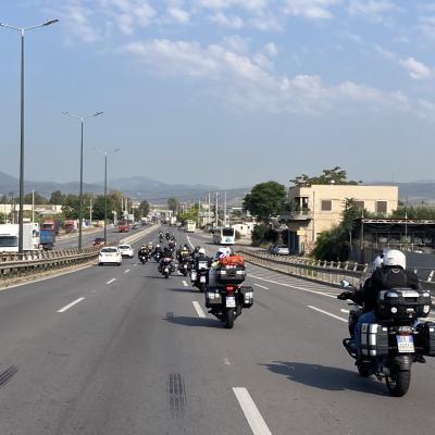 75 Lasciamo Atene Attraversando Aspropyrgos