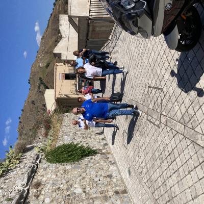 007 Ed Ecco Arrivare Gli Atleti Che Hanno Preferito Fare Le Scale Per Raggiungere Il Castello