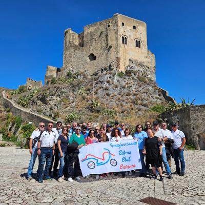 019 Il Castello Di Scaletta Racconta Ancora Oggi Storie Di Assedi Di Nobili Feudatari Che Signoreggiarono Il Sottostante Borgo Di Scaletta Zanclea E La Storia Di Una Donna Guerriera Che Vi Nacque Intorno Al 1240