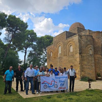 015 Si Tratta Di Una Piccola Chiesa Normanna A Modello Della Cuba Bizantina La Cui Costruzione Risale Alla Prima Meta Del Xii Secolo. 