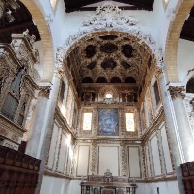 029 Il Signor Palermo Ci Descrive Gli Scranni Del Coro Ligneo Disegnato Nel 1864 Dall Architetto Giuseppe Damiani Almeyda Ed Eseguito Dallo Scultore Palermitano Vincenzo Coco Arricchiscono Le Arcate Minori Del Coro 