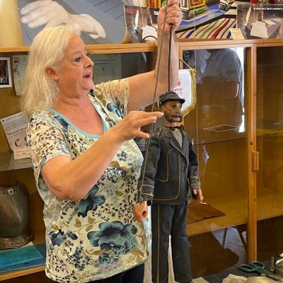 076 Dentro Il Museo Si Possono Ammirare I Veri Pupi Siciliani Interamente Fatti A Mano Cesellati Personalmente Dal Puparo Nino Canino E Conoscere Le Tecniche Di Costruzione Delle Antiche Marionette