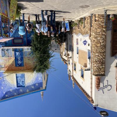084 Il Recente Intervento Di Un Imprenditore Locale Ha Trasformato Il Piccolo Borgo Agricolo In Un Angolo Con Eccentriche Abitazioni Vagamente Ispirate Allo Stile Di Antoni Gaudi