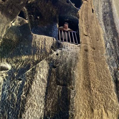 140 Tale Ambiente Dal Diametro Di Circa 16 40 Metri Ed Altezza Di 15 83 Metri E Del Tutto Simile Ma Un Po Piu Alta Della Tholos Di Atreo A Micene E Giacomo Sulla Balconata