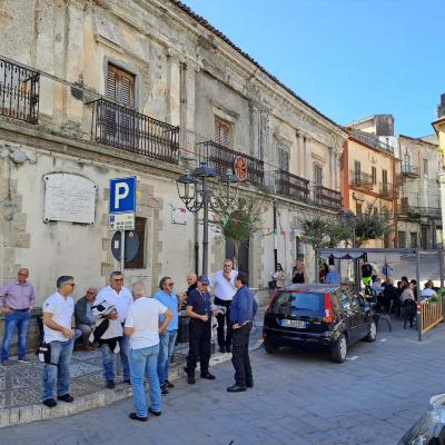 016 Il Gruppo Inizia A Disperdersi