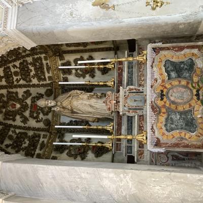 039 L Altare Di San Biagio Ha La Nicchia Foderata Con Pannelli Lignei Decorati Con Motivi Floreali La Statua Del Santo In Marmo E Di Scuola Gaginiana