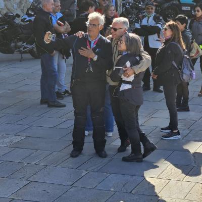 014 No Meno Male Volevano Farsi Un Selfie Insieme