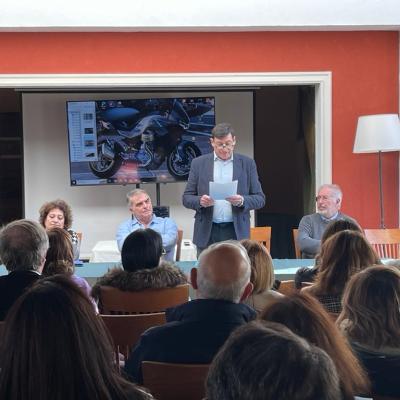 001 Intervento Del Presidente Saluta Tutti Gli Intervenuti All Assemblea Plenaria Parlando Della Famiglia Iemufurriannu