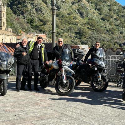 053 Una Foto Con Il Grande Motociclista Salvo Insieme A Antonio E Giuseppe1