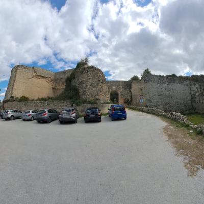 015 L Ingresso Al Sito Archeologico Del Parco Dell Alveria Oo Noto Antica E Contrassegnato Dalla Cosiddetta Porta Della Montagna
