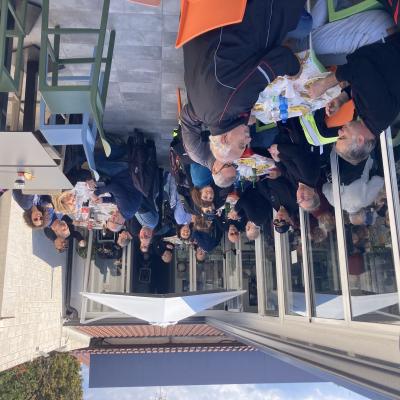 035 Ed Eccoci Alla Rosticceria La Fenice Di Avola Tutti A Tavola Per Il Meritato Pranzo