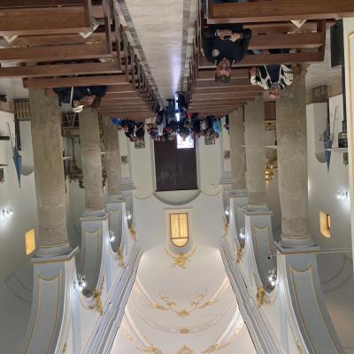 038 La Chiesa Presenta Una Pianta Basilicale A Tre Navate Separate Da Arcate A Tutto Sesto Poggianti Su Tre Colonne In Pietra Per Lato E Un Pilastro A Delimitazione Del Transetto