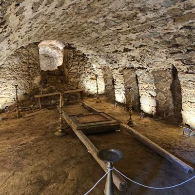 058 Venivano Privati Naturalmente Dai Liquidi Corporei Che Defluivano All Esterno Attraverso Un Sistema Di Canali