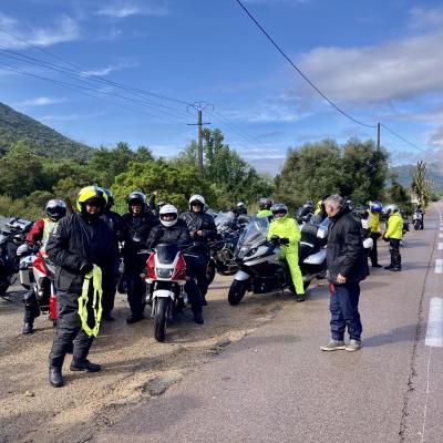 053 Partiti Da Ajaccio Nella Zona Di Vero Inizia A Piovere Quindi Pit Stop Per Indossare La Tuta Antipioggia