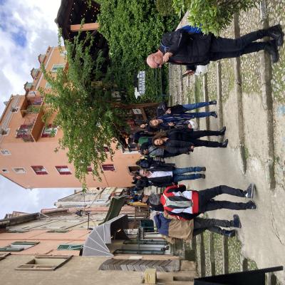 061 Passeggiando Sulle Stradine Acciottolate Si Percorre Una Stradina In Salita Tortuosa Che Ci Conduce Alla Cittadella Fortificata