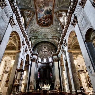 093 L Interno Del Santuario E Ornato Da Numerose Opere D Arte Tra Cui Il Tabernacolo D Argento Sull Altare Maggiore Scolpito Nel Xix Secolo Dall Argentiere Senese Gaetano Macchi