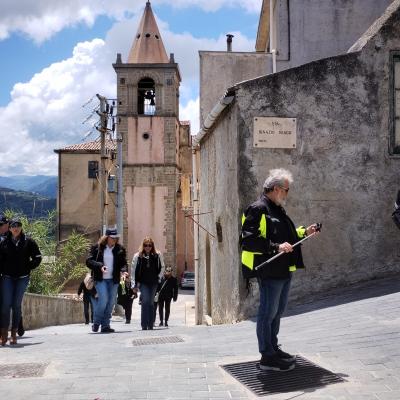045 Risaliamo Verso La Chiesa Madre Lasciando Alle Spalle Il Campanile Del 400 Unica Struttura Rimasta Originale Dell Edificio