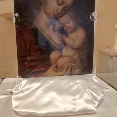 047 La Madonna Col Bambino Dormiente Una Tavola Lignea Raffigurante La Madonna Col Bambino Dormiente Risalente Ai Primi Decenni Del Cinquecento