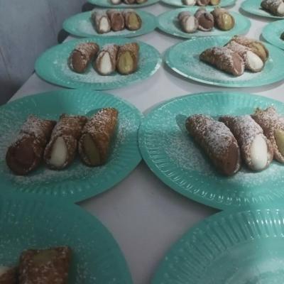 079 Per Concludere Il Tris Di Cannoli Ricotta Cioccolato E Pistacchio