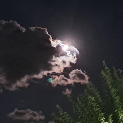 040 E Mentre Le Nubi Minacciose Si Avvicinano