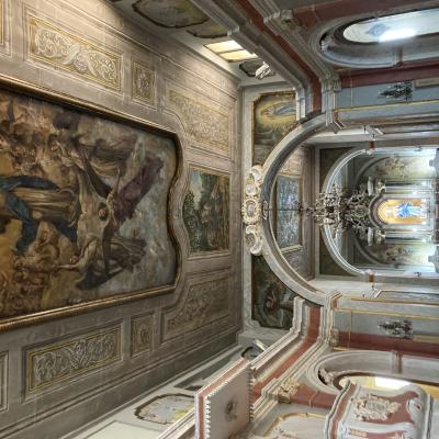 044 Al Suo Interno Possiamo Ammirare Dei Bellissimi Dipinti Del Ix Secolo Di Artisti Locali E Non Solo